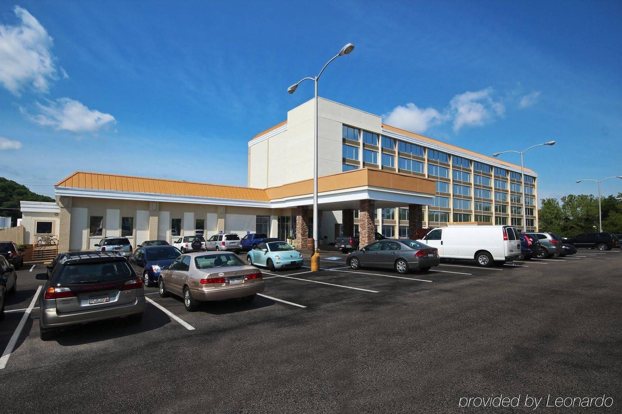 Holiday Inn Express Charleston-Civic Center By Ihg Exterior foto