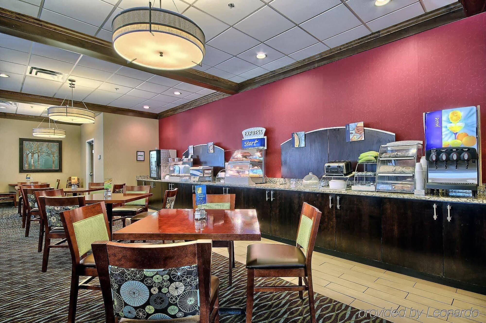 Holiday Inn Express Charleston-Civic Center By Ihg Exterior foto